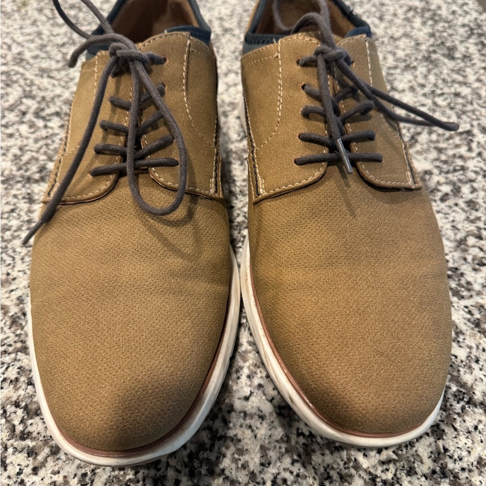 Men's Tan Lace-Up Shoes Sonoma Brand - looks new!